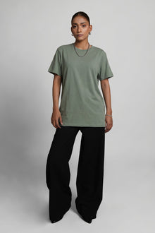4200 Premium Heavyweight Tee